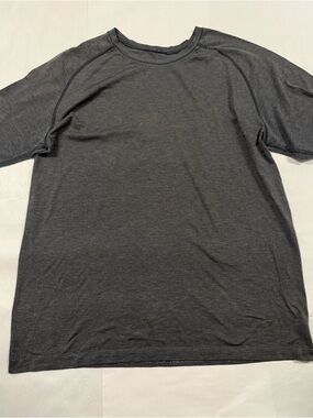 Lululemon Shirt Mens XXL Charcoal Metal Vent Tech Short Sleeve Workout Running